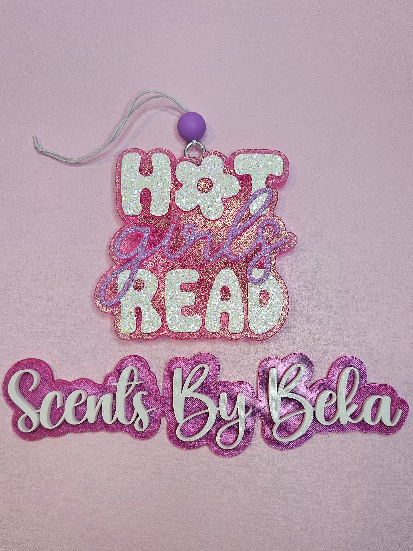 Hot Girls Read Freshie